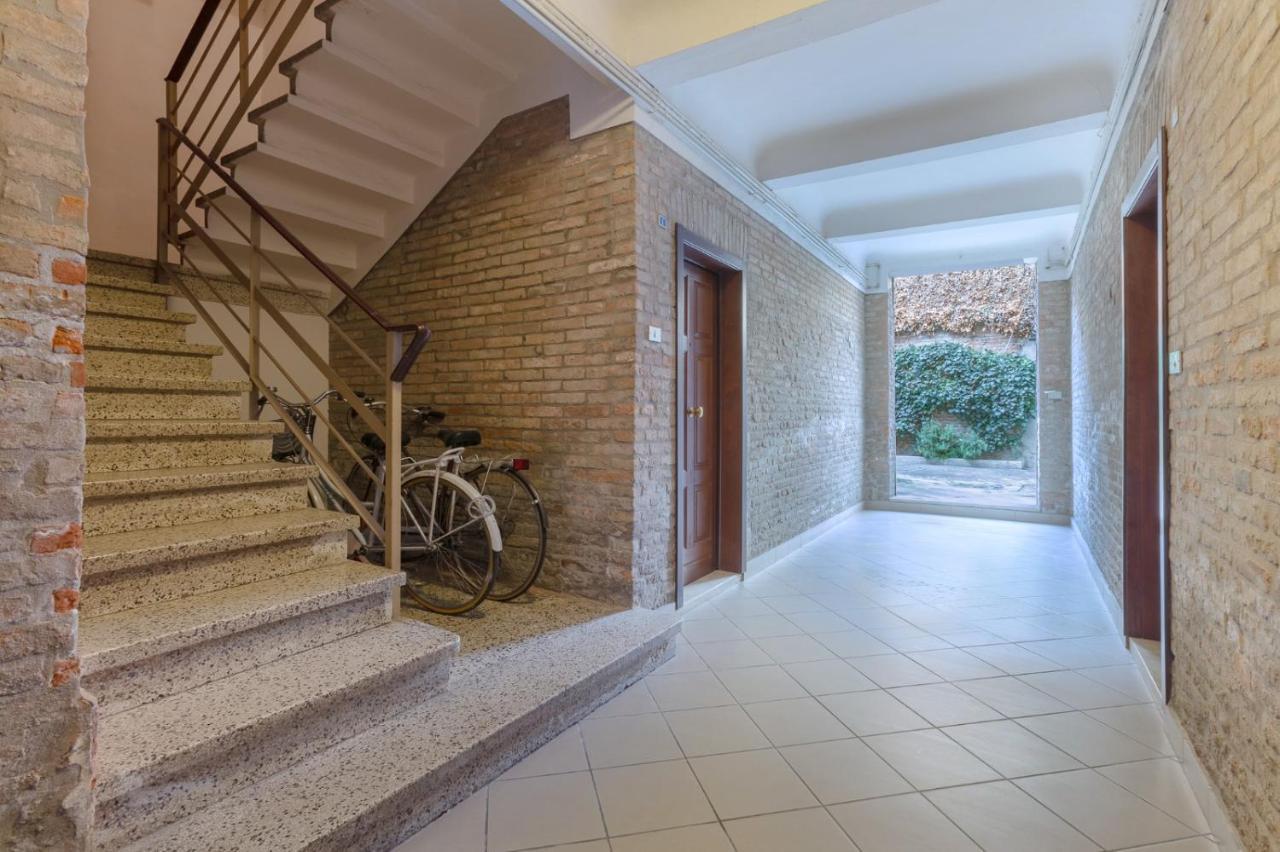 Central Ferrara Apartment Εξωτερικό φωτογραφία
